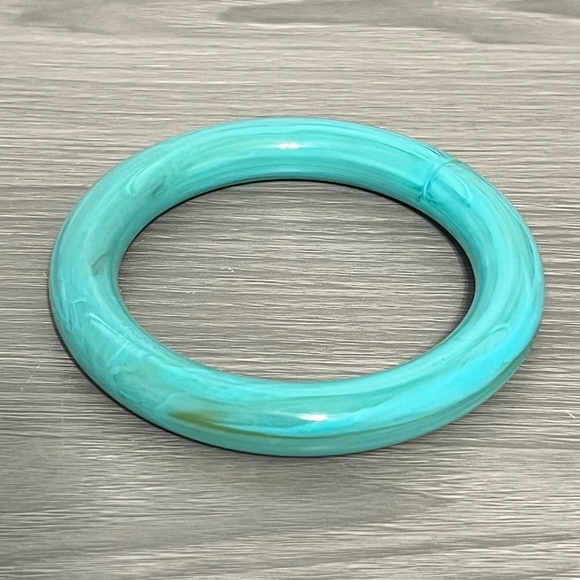 Vintage Lucite Plastic Bangle Bracelet, Teal with Swirl Design, Boho - Picture 4 of 7